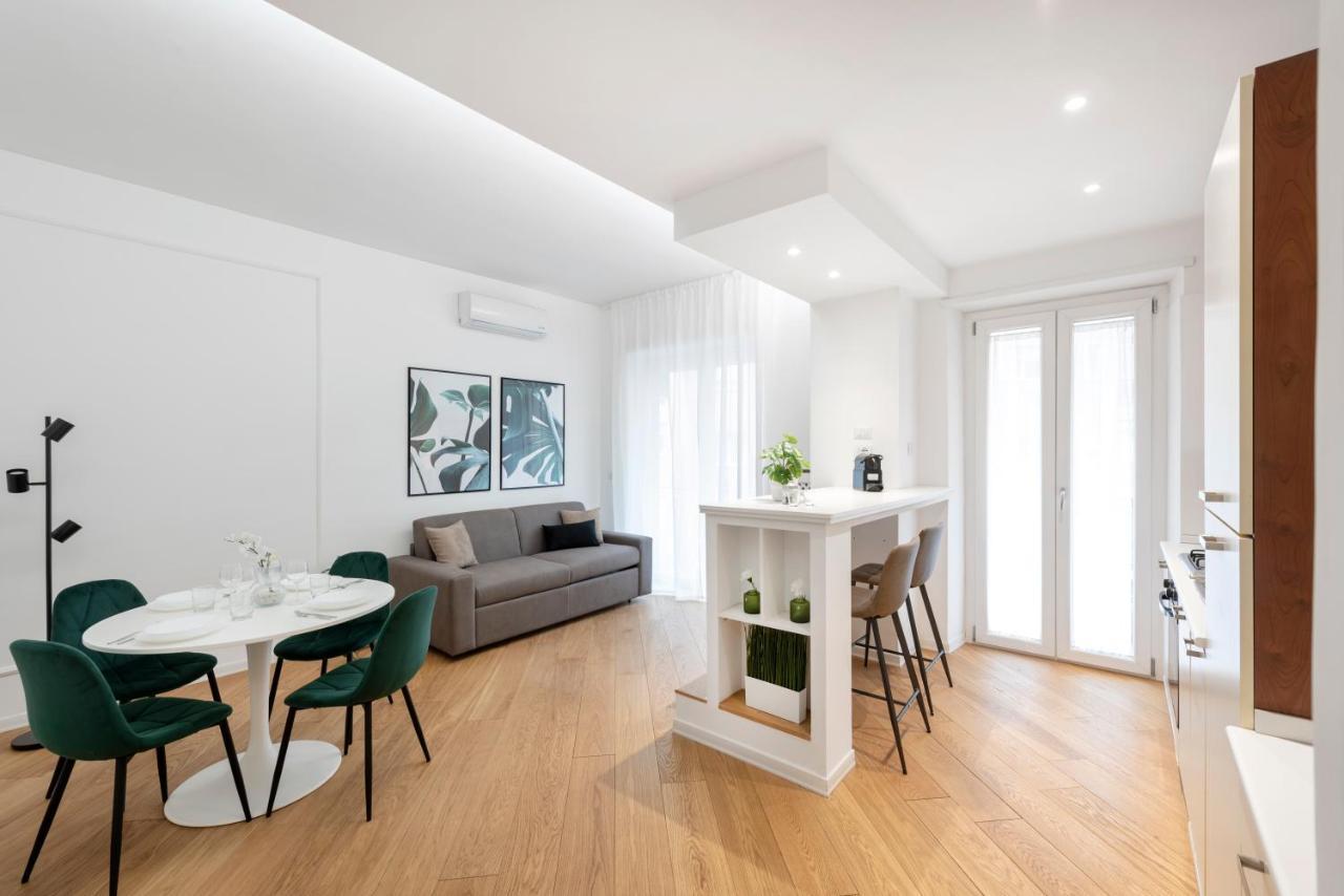 White Flat Gallia — Photos 1