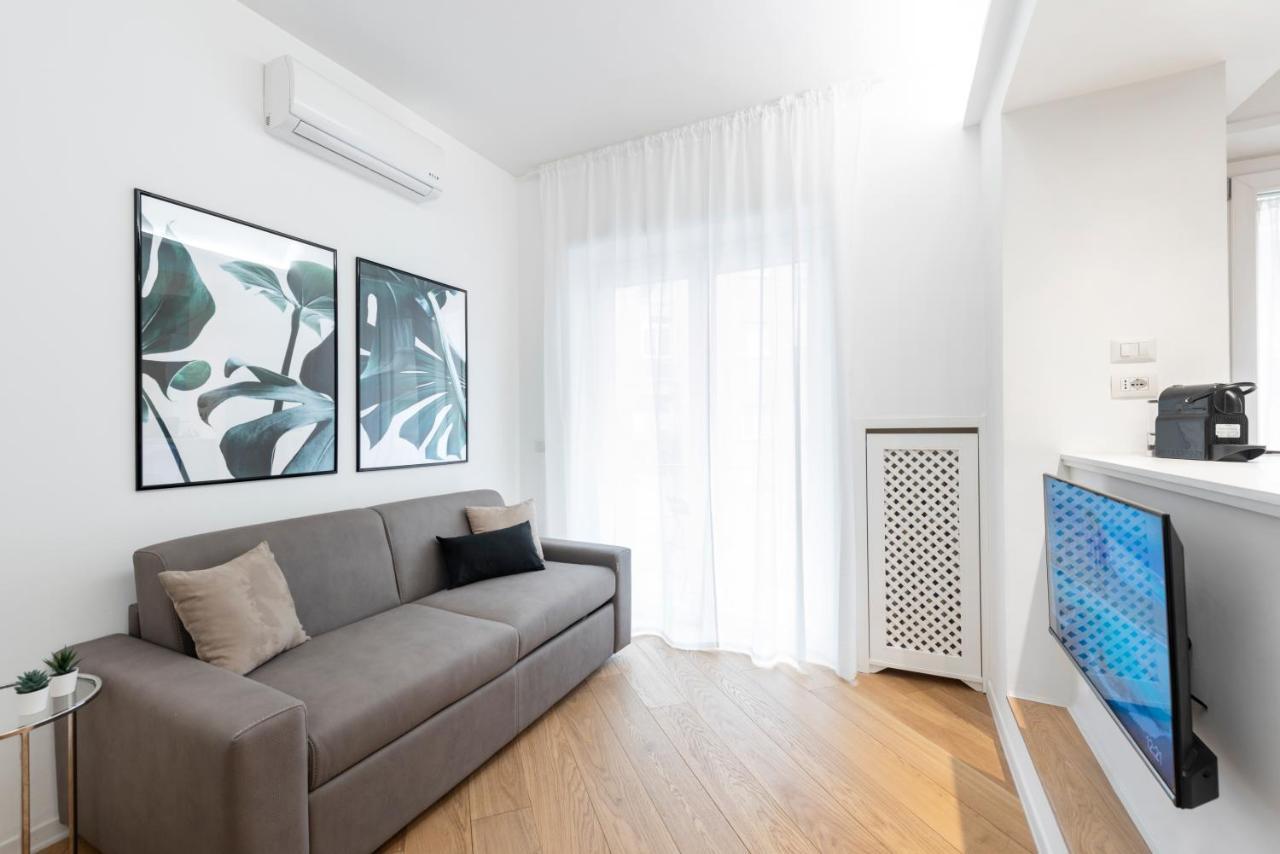 White Flat Gallia, Rome
